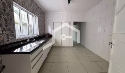 Casa com 2 quartos para alugar na Avenida Professor Lucas de Assunção, 278, Vila Gomes, São Paulo por R$ 3.700