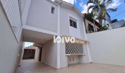 Sobrado Impecável na Aclimação, com 3 quartos ( 1 suíte ), 3 banheiros, 6 vagas à  venda, 165 m² por R$ 1.250.000 ,00