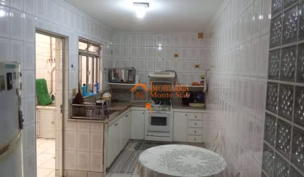 Casa com 3 dormitórios para alugar por R$ 6.102,00/mês - Vila São João - Guarulhos/SP