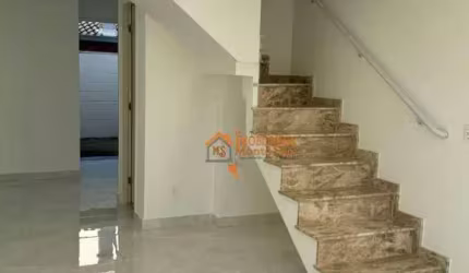 Sobrado com 2 dormitórios à venda, 54 m² por R$ 329.900,00 - Água Chata - Guarulhos/SP