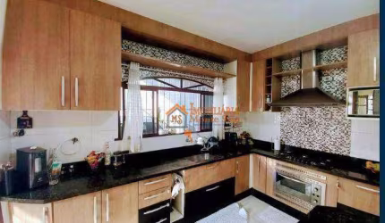 Sobrado com 3 dormitórios à venda, 175 m² por R$ 604.990,00 - Jardim Nossa Senhora D Ajuda - Itaquaquecetuba/SP