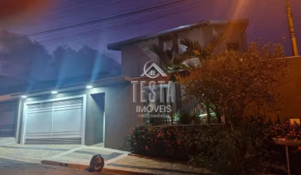 Casa para venda com 244 m² e 02 quartos em Residencial Francisco Lemos de Almeida, Bauru - SP