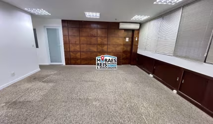 Sala comercial para alugar na Rua Vieira de Morais, 420, Campo Belo, São Paulo por R$ 11.000