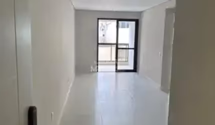 Apartamento com 02 quartos sendo 01 suíte localizado em Coqueiros - Florianópolis - SC.