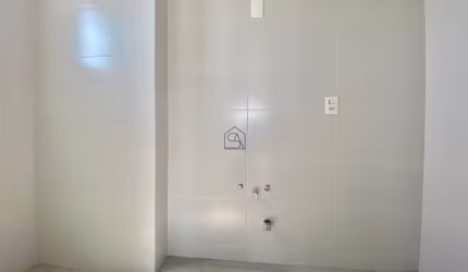 Apartamento com 03 quartos sendo 01 suíte 02 BWC localizado no Kobrasol, São José - SC.