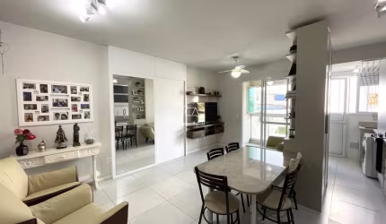 Apartamento com 03 quartos sendo 01 suíte 02 BWC localizado no Centro, São José - SC.