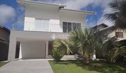 Casa em condomínio fechado com 3 quartos à venda na VICENTE DE CARVALHO, 161, Centro, Bertioga, 279 m2 por R$ 3.900.000