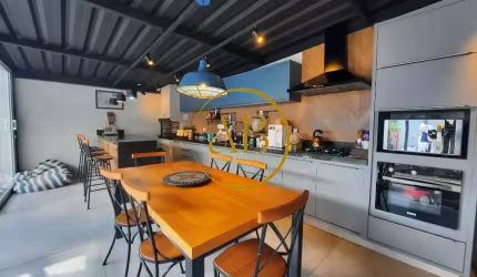 Linda casa reformada e remodelada na Vila do Golfe