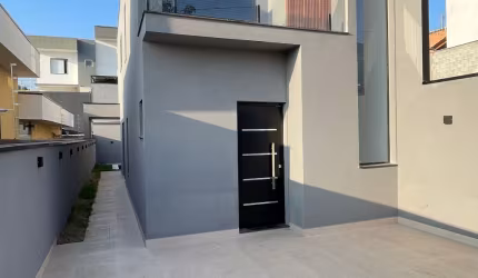 BELÍSSIMA CASA À VENDA NO NOVA JAGUARI