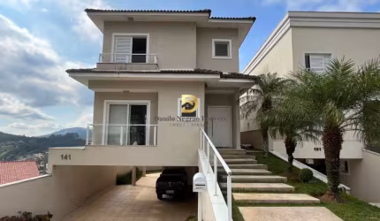 Belíssima Casa no Condomínio New Ville