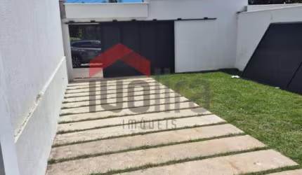 Casa à venda no Centro, Raposa  por R$ 410.000