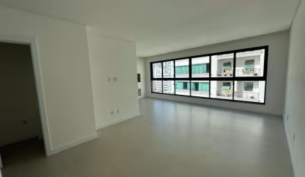 Apto Novo com 03 dormitórios à venda em Balneário Camboriú