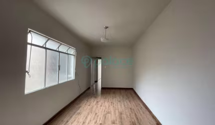 Apartamento com 03 quartos (suite), para locação no Paineiras por R$ 1.200,00 mais taxas.