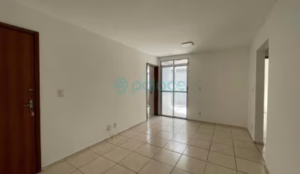 Apartamento com 03 quartos para locação no Estrela Sul por R$ 1.400,00 mais taxas.