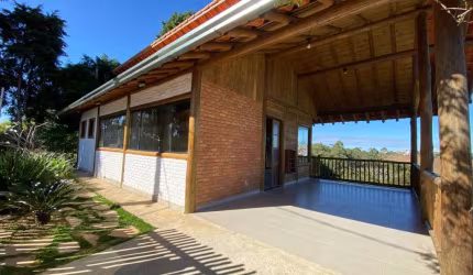 Casa com 3 dormitórios, 160 m² - aluguel por R$ 3.800/mês - Bosque do Lago - Juiz de Fora/MG
