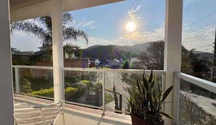 Casa com 3 quartos à venda na Avenida das Maracanãs, 801, Pedra Branca, Palhoça por R$ 1.500.000