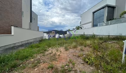 Terreno à venda na Rua das Cambiúnas, 410, Pedra Branca, Palhoça por R$ 550.000