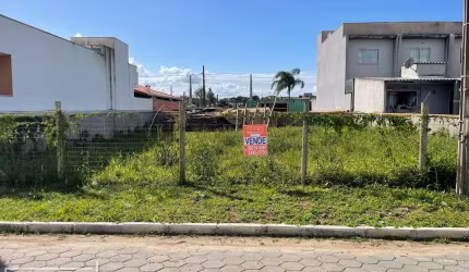 Terreno à venda na Rua Serena, 800, Itacolomi, Balneário Piçarras por R$ 360.000