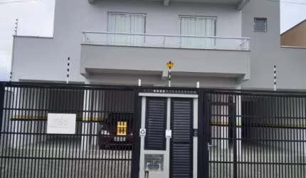 Apartamento perto do mar(Ótimo Preço)Suíte + 1, sacada com churras