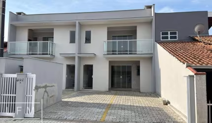 LINDO APARTAMENTO PRÓXIMO DA PRAIA - 300 MTS