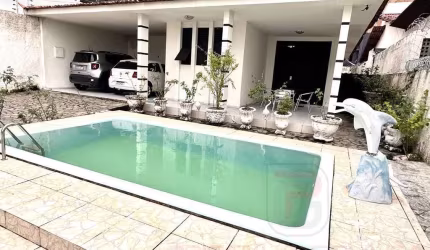 Casa de rua no Cabo Branco  -  João Pessoa