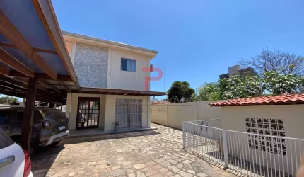 Casa de rua PORTEIRA FECHADA no Poço