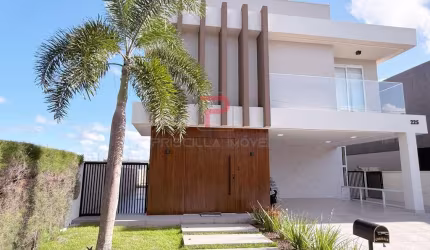 Casa TODA PROJETADA em condomínio fechado