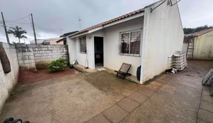Casa com 2 quartos à venda na Alda Basseti Bertholdi, 2128, Campo de Santana, Curitiba por R$ 195.000