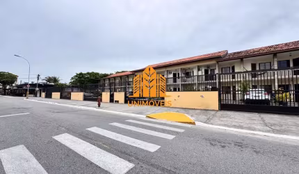 Condomínio com dois quartos sendo uma suíte Jd Excelsior Cabo Frio