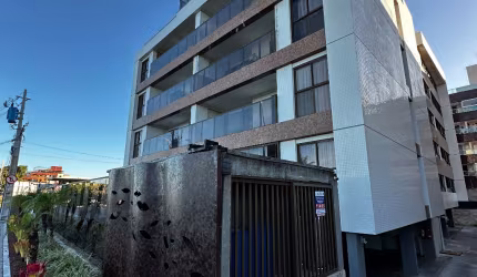 Apartamento beira mar 2 quartos elevador e lazer