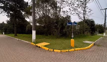 Terreno dos Sonhos na Melhor Esquina do Cantegril – 840m² de Puro Potencial!