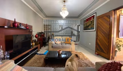 Ampla Casa Assobradada à venda em Bairro Nobre – City Bussoc