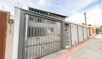 Casa com 5 quartos à venda na Eládio Yanes Peres, --, Alpes, Londrina por R$ 850.000