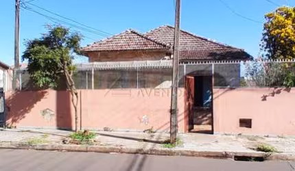 Casa com 3 quartos à venda na Madeira, --, Vila Matarazzo, Londrina por R$ 518.000