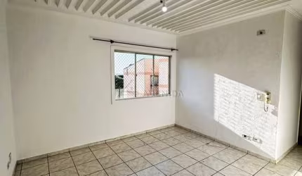 Apartamento com 3 quartos para alugar na Rua Mangaba, --, Panorama, Londrina por R$ 1.300