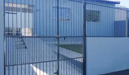 Casa com 3 quartos para alugar na Camille Flammarion, --, Califórnia, Londrina por R$ 2.900