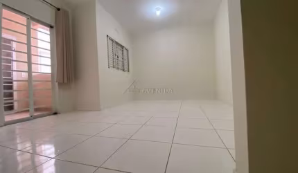 Kitnet / Stúdio para alugar na Rua Marselha, --, Parque Residencial Joaquim Toledo Piza, Londrina por R$ 800