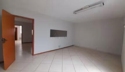 Sala comercial para alugar na Avenida Bandeirantes, --, Centro, Londrina por R$ 2.100