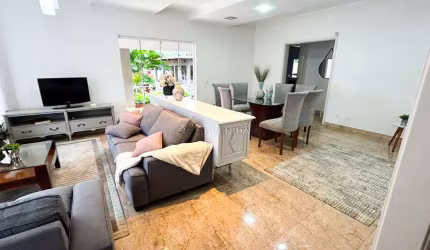 Casa com 4 quartos para alugar na Mario Cecarelli, --, Parque Residencial Alcântara, Londrina por R$ 15.000