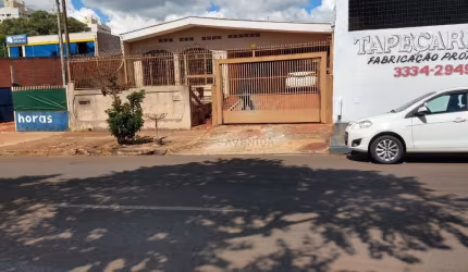 Casa com 4 quartos à venda na Avenida Theodoro Victorelli, --, Jardim Morumbi, Londrina por R$ 450.000