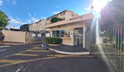 Apartamento com 2 quartos para alugar na Rua Mário Oncken, --, Jardim das Américas, Londrina por R$ 1.400