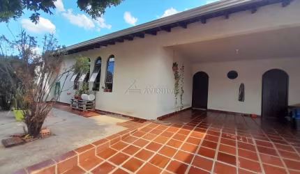 Casa com 3 quartos à venda na Rua Joel Braz de Oliveira, --, Jardim Guararapes, Londrina por R$ 800.000