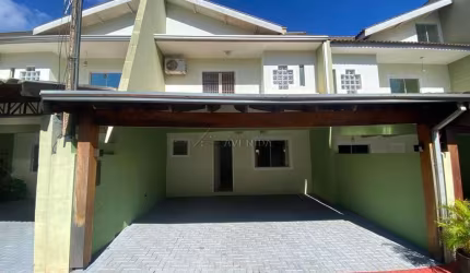 Casa em condomínio fechado com 3 quartos para alugar na Denis Papin, --, Pinheiros, Londrina por R$ 3.550