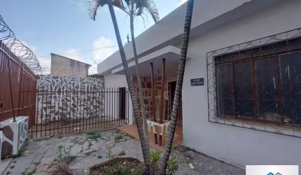 Casa para Venda em Belo Horizonte, Santa Efigênia, 1 dormitório, 1 banheiro, 2 vagas