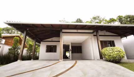 Casa com 4 quartos à venda na Niterói, 203, Margem Esquerda, Gaspar, 230 m2 por R$ 850.000