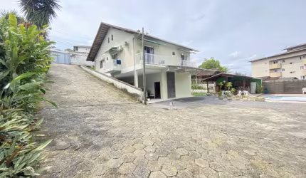Casa comercial com 2 salas à venda na Rua Londres, 147, Itoupava Norte, Blumenau, 282 m2 por R$ 1.100.000