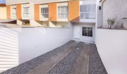Casa com 2 quartos à venda na José Isidoro Corrêa, 129, Ponta Aguda, Blumenau, 84 m2 por R$ 350.000