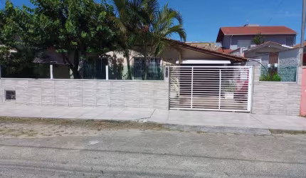 Casa com 3 quartos à venda na Av. Curitiba, 749, Armação, Penha, 136 m2 por R$ 635.000