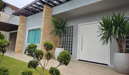 Casa comercial com 3 salas à venda na Rua Andrino Fermino Serpa, 183, Vorstadt, Blumenau, 233 m2 por R$ 1.490.000