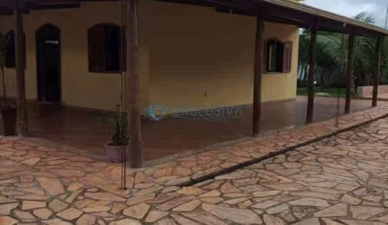 Sítio para Venda em Taquaraçu de Minas, Área Rural, 2 dormitórios, 2 banheiros, 4 vagas